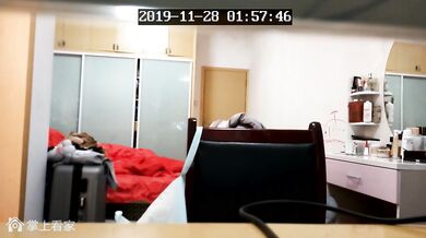 【真实偷拍泄密】猥琐弟弟偷开摄像头记录离异表姐日常换衣更大胆的是待她熟睡进屋偷拍她蕾丝骚内附生活和婚纱照