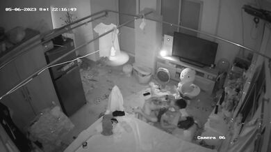 精选黑客破解家庭网络摄像头偷拍纹身小哥和媳妇在地铺操逼